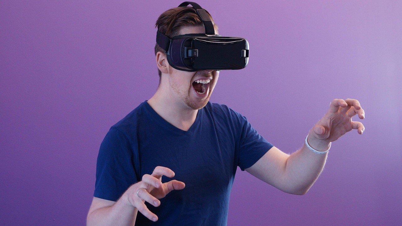 Virtual Reality Gaming Session